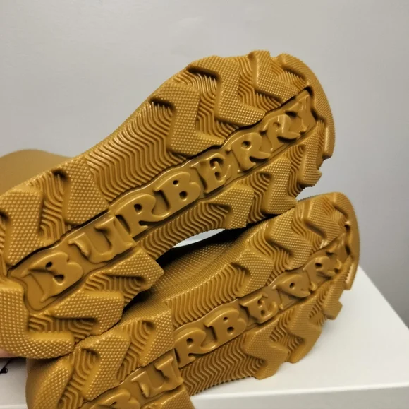 SOLD! Women's Burberry Rubber Boots - Picture 5 of 8